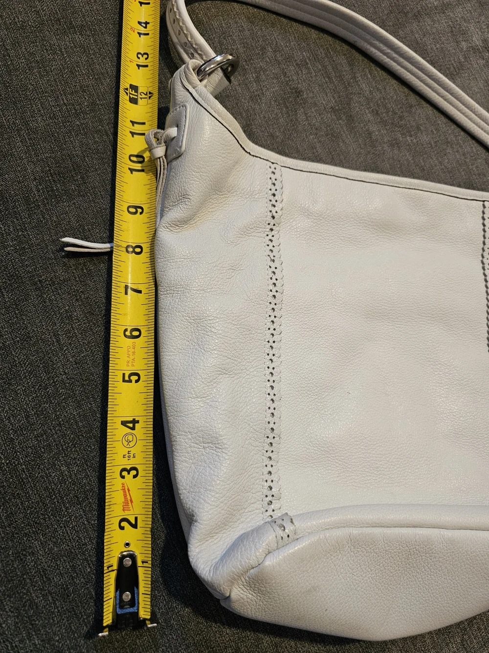Stone Mountain Accessories White Leather Hobo Shoulder Bag